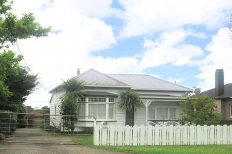 Photo of property in 253 Victoria Street West, Pukekohe, 2120