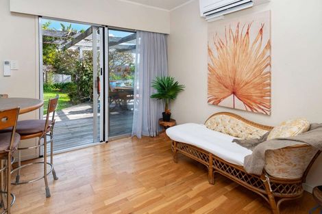 Photo of property in 10 Roadley Avenue, Sunnyhills, Auckland, 2010