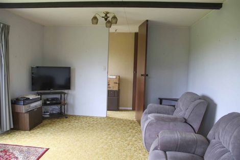 Photo of property in 68 Clifden Highway, Tuatapere, 9691