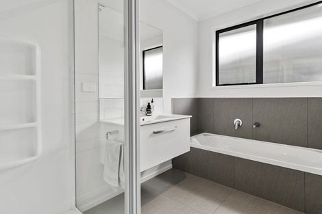 Photo of property in 53 Sentinel Avenue, Omokoroa, 3114