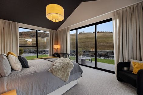 Photo of property in 38 Station Rise, Dalefield, Queenstown, 9371