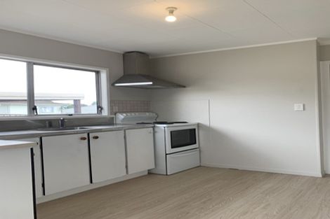 Photo of property in 2/6 Bundena Place, Clendon Park, Auckland, 2103
