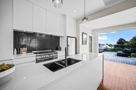 Photo of property in 45 Formby Avenue, Point Chevalier, Auckland, 1022