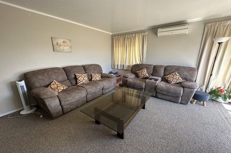 Photo of property in 68b Kelman Road, Kelston, Auckland, 0602