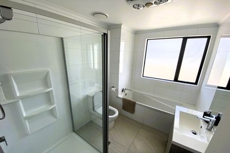 Photo of property in 30b Titoki Street, Te Atatu Peninsula, Auckland, 0610