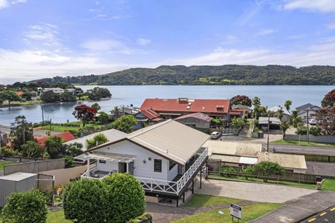 Photo of property in 51 Wallis Street, Raglan, 3225