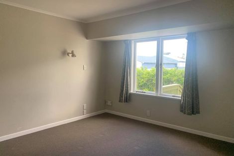 Photo of property in 2/40 Pupuke Road, Takapuna, Auckland, 0622