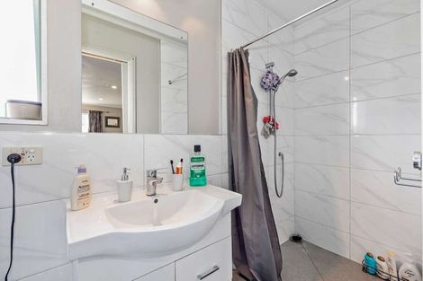 Photo of property in 26 Sunline Avenue, Massey, Auckland, 0614