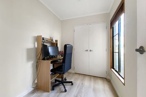 Photo of property in 25 Brooke Ridge Rise, East Tamaki Heights, Auckland, 2016