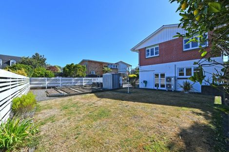 Photo of property in 33 Dowling Grove, Silverstream, Upper Hutt, 5019