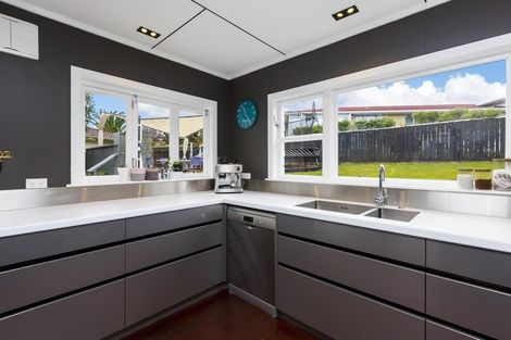 Photo of property in 55 Sunbrae Drive, Silverstream, Upper Hutt, 5019