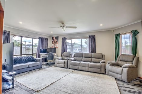 Photo of property in 21 Aldershot Place, Nawton, Hamilton, 3200