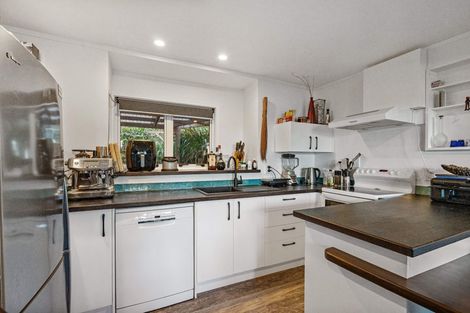 Photo of property in 35 Harbour View Road, Omokoroa, 3114