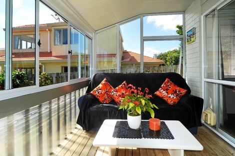 Photo of property in 4/56 Kiwi Esplanade, Mangere Bridge, Auckland, 2022