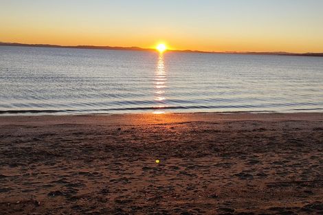 Photo of property in 20 The Esplanade, Eastern Beach, Auckland, 2012