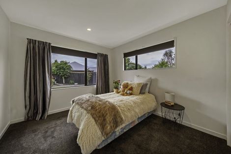 Photo of property in 11 Baltic Place, Northwood, Christchurch, 8051