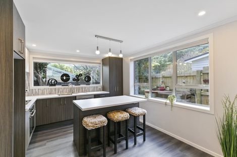 Photo of property in 38 Silverstream Road, Crofton Downs, Wellington, 6035