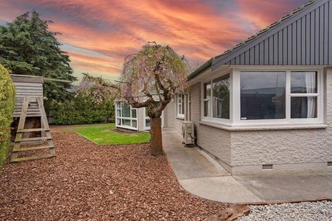 Photo of property in 2 Clipper Place, Redwood, Christchurch, 8051