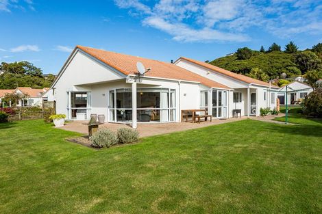 Photo of property in 7 Lakeside Villas, Whitby, Porirua, 5024
