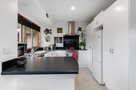 Photo of property in 53 Rototuna Road, Rototuna, Hamilton, 3210