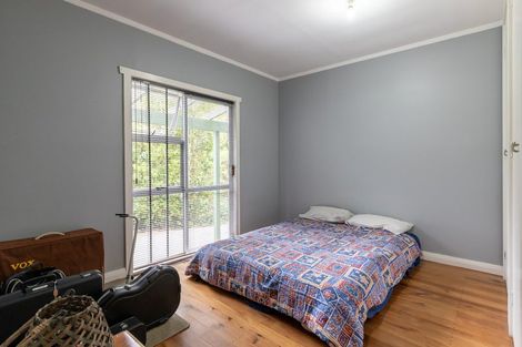 Photo of property in 8 Rimu Road, Oratia, Auckland, 0604