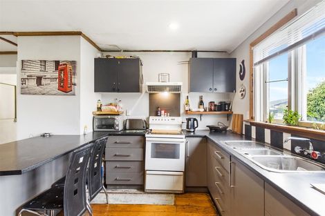 Photo of property in 12 Rhodes Street, Waimate, 7924