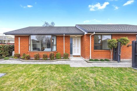 Photo of property in 1/43 Aorangi Road, Bryndwr, Christchurch, 8053