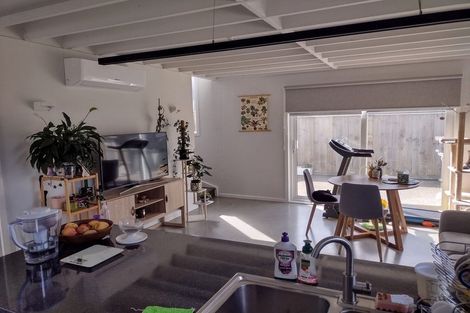 Photo of property in 33c Bracken Road, Paparangi, Wellington, 6037