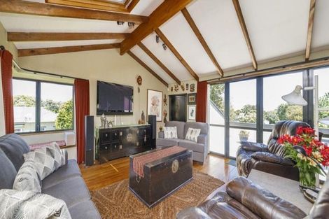 Photo of property in 24 Weston Avenue, Roslyn, Palmerston North, 4414