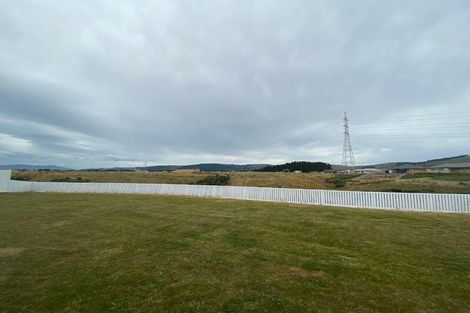 Photo of property in 48 Sardinia Grove, Fitzherbert, Palmerston North, 4410