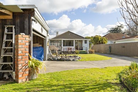 Photo of property in 15 Bull Street, Bulls, 4818