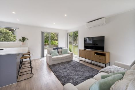 Photo of property in 37 Clyma Place, Massey, Auckland, 0614