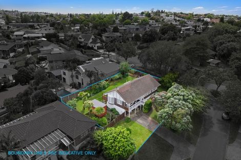 Photo of property in 70 Kurnell Drive, Botany Downs, Auckland, 2010
