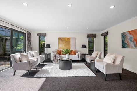 Photo of property in 2 Bintulu Place, Fairview Heights, Auckland, 0632