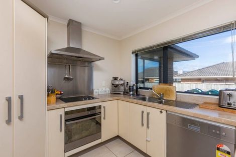 Photo of property in 14 Percy Kinsman Crescent, Riverstone Terraces, Upper Hutt, 5018