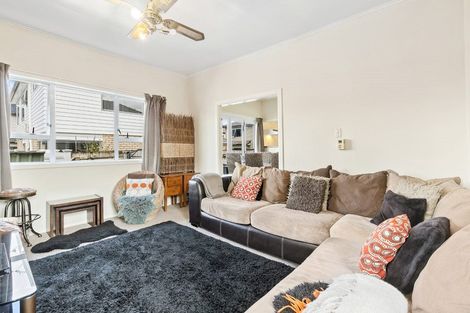 Photo of property in 17 Nicholson Avenue, Papatoetoe, Auckland, 2025