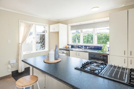 Photo of property in 48 Dale Road, Raumati South, Paraparaumu, 5032