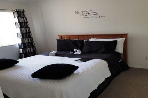 Photo of property in 11a Dawn Place, Waiuku, 2123