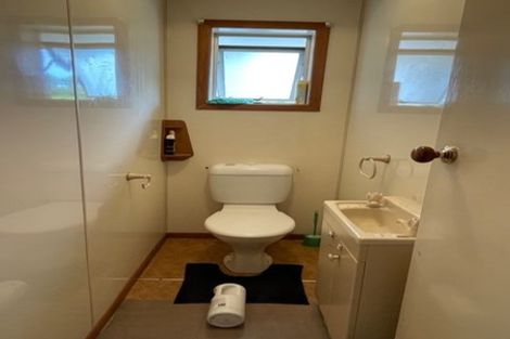 Photo of property in 2 Griffen Park Road, Mount Roskill, Auckland, 1041