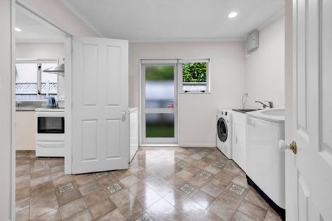 Photo of property in 148 Carrington Street, Lower Vogeltown, New Plymouth, 4310