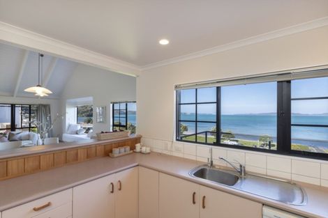 Photo of property in 28 Kahurangi Place, Snells Beach, 0920