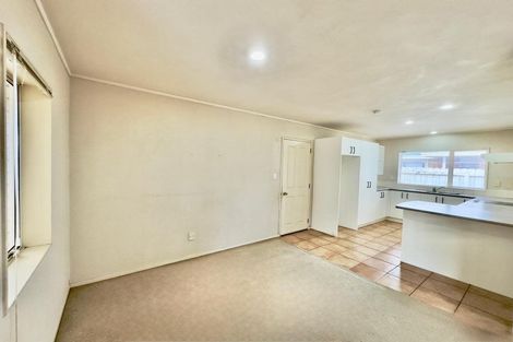 Photo of property in 84 Manuroa Road, Takanini, 2112