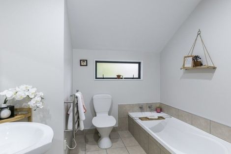 Photo of property in 2/25 Hollies Crescent, Johnsonville, Wellington, 6037