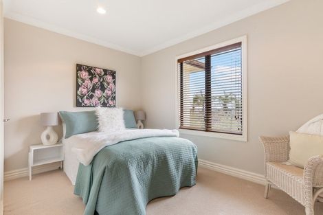 Photo of property in 11 Dunvegan Rise, East Tamaki Heights, Auckland, 2016
