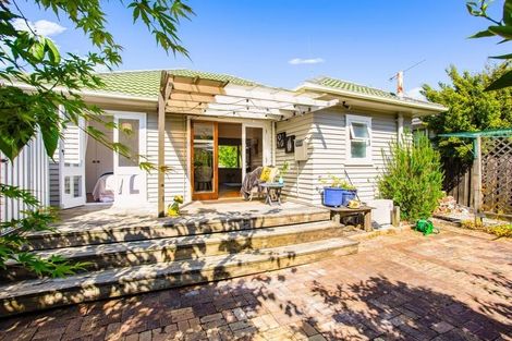 Photo of property in 123a Atkinson Road, Titirangi, Auckland, 0604