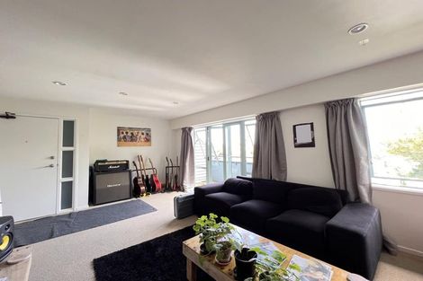 Photo of property in 1/93a Kelburn Parade, Kelburn, Wellington, 6012