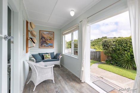 Photo of property in 39 Maungaraki Road, Korokoro, Lower Hutt, 5012