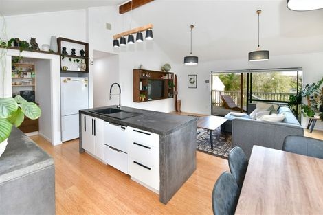 Photo of property in 2a Roberta Crescent, Orewa, 0931