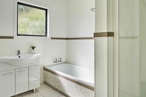 Photo of property in 27 Eskdale Road, Papakowhai, Porirua, 5024