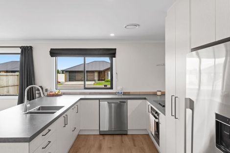 Photo of property in 17 Dalwood Crescent, Rolleston, 7614